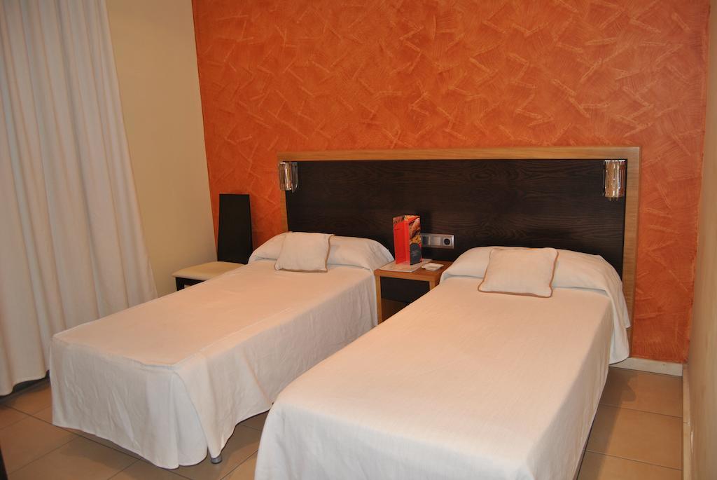 Hotel Fuente De La Magdalena à Santa Amalia Chambre photo