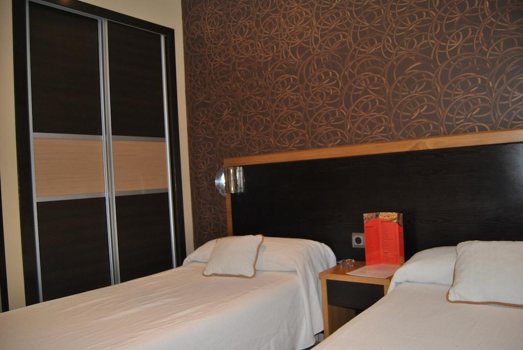 Hotel Fuente De La Magdalena à Santa Amalia Chambre photo