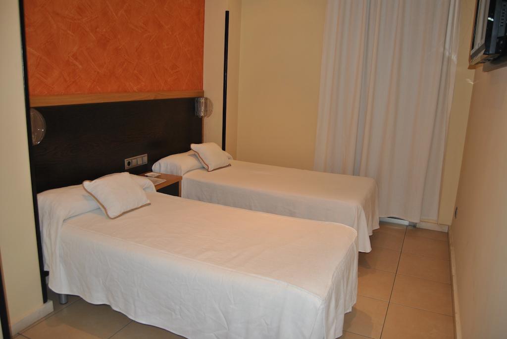 Hotel Fuente De La Magdalena à Santa Amalia Chambre photo