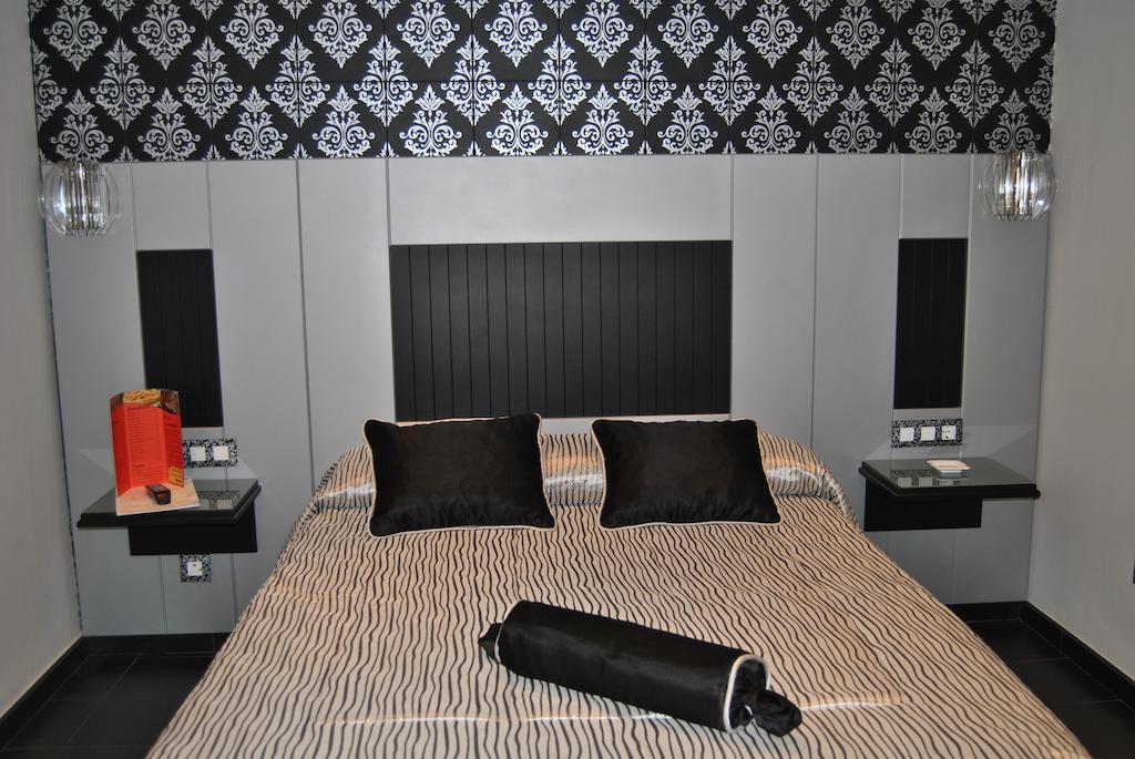 Hotel Fuente De La Magdalena à Santa Amalia Chambre photo